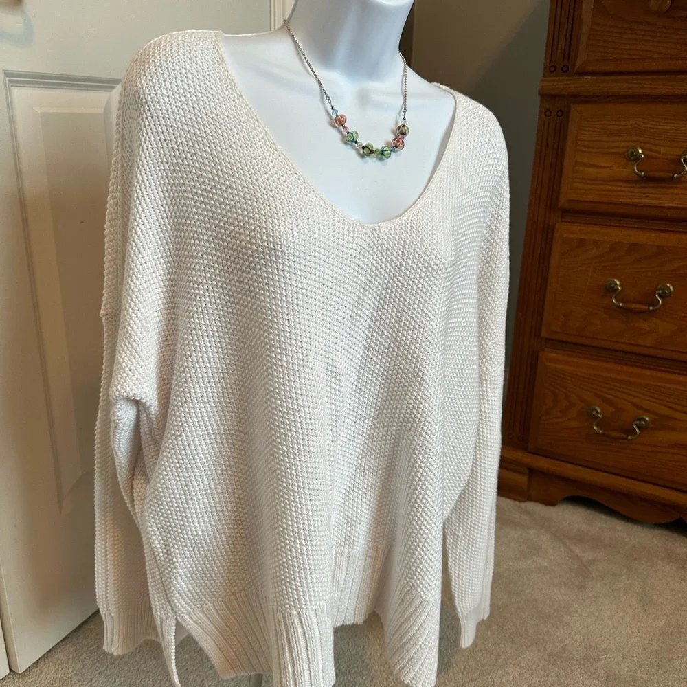 Lucky Brand white “v necked” cotton sweater - Picture 2 of 6